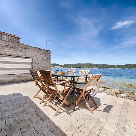 Hébergement de vacances Beachfront House Kut