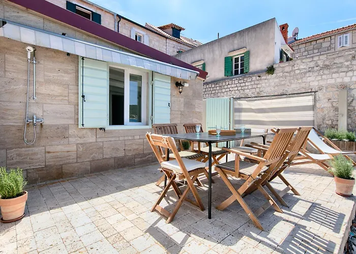 Beachfront House Kut *