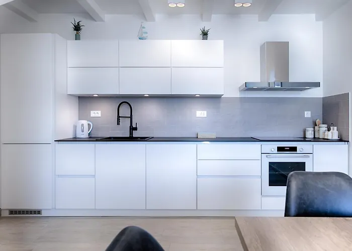 Beachfront House Kut Feriehus *