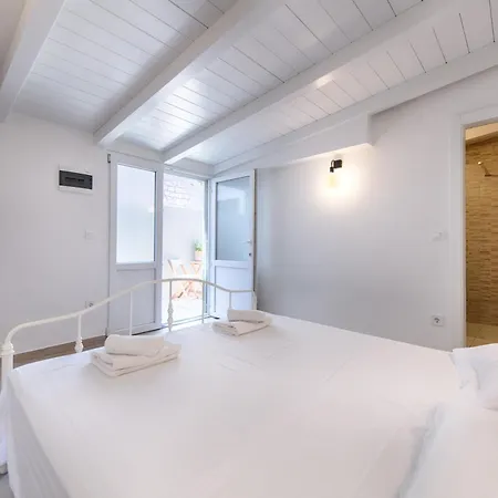 Feriehus Beachfront House Kut